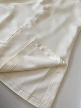 Load image into Gallery viewer, 【绮结柔光】高定系列 Pearl Bow Satin Set 上衣(TOP Only)