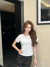 Load image into Gallery viewer, 【极简轻奢】独家定制 Classic Gold Button Tailored Shorts 金扣高腰西装短裤(SHORTS Only)