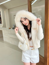Load image into Gallery viewer, 【雪绒暖雾】 高定系列 Snowy Aura Fur Knit Jacket 狐狸毛绒连帽针织外套 (JACKET Only)