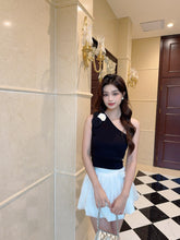 Load image into Gallery viewer, 【双花斜影】独家定制 Twin Bloom Asymmetry Top 上衣(TOP Only)