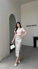 Load image into Gallery viewer, 【梅影春柔】高定系列 全家福套装 Plum Blossom Family Set 女童(DRESS Only)