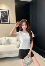Load image into Gallery viewer, 【极简轻奢】独家定制 Classic Gold Button Tailored Shorts 金扣高腰西装短裤(SHORTS Only)