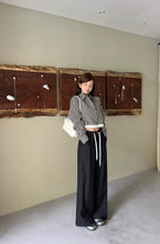 Load image into Gallery viewer, 【银线序曲】独家定制 Silver Line Cropped Shirt 黑白线条短版衬衫(TOP Only)
