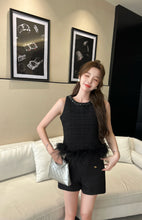 Load image into Gallery viewer, 【极简轻奢】独家定制 Classic Gold Button Tailored Shorts 金扣高腰西装短裤(SHORTS Only)