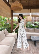 Load image into Gallery viewer, 【海岸花影】独家定制Coastal Florals Printed Top 印花上衣 (Top Only)