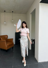 Load image into Gallery viewer, 【梅影春柔】高定系列 全家福套装 Plum Blossom Family Set 女童(DRESS Only)