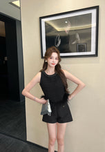 Load image into Gallery viewer, 【极简轻奢】独家定制 Classic Gold Button Tailored Shorts 金扣高腰西装短裤(SHORTS Only)