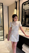 Load image into Gallery viewer, 【梅香迎春】 独家定制 Blooming Grace Jacquard Skirt 梅花绣织锦百褶短裙 (SKIRT Only)