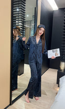 Load image into Gallery viewer, 【夜幕玫瑰】Night Bloom Jacquard Satin Pajama Set 提花缎面四件式睡衣套装(4-Piece Set)