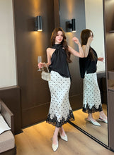 Load image into Gallery viewer, 【墨珠蕾影】高定系列 Noir Pearl Lace Mermaid Skirt 波点蕾丝鱼尾半裙(SKIRT Only)