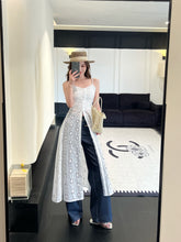 Load image into Gallery viewer, 【白昼蕾影】 高定系列 Ivory Lace Layered Top 镂空蕾丝层次长版上衣
(TOP Only)