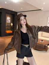 Load image into Gallery viewer, 【摩卡漫旅】高定系列 Mocha Voyage PU Leather Jacket 摩卡PU皮外套（OUTER Only）

