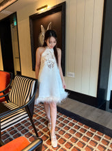 Load image into Gallery viewer, 【雪羽吟梅】 高定系列 Snow Plume Embroidered Qipao Dress
鸵鸟毛刺绣新中式礼服 (DRESS Only)
