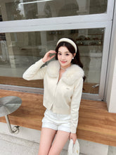 Load image into Gallery viewer, 【雪绒暖雾】 高定系列 Snowy Aura Fur Knit Jacket 狐狸毛绒连帽针织外套 (JACKET Only)
