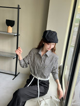 Load image into Gallery viewer, 【银线序曲】独家定制 Silver Line Cropped Shirt 黑白线条短版衬衫（TOP Only）

