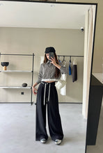 Load image into Gallery viewer, 【银线序曲】独家定制 Silver Line Cropped Shirt 黑白线条短版衬衫（TOP Only）
