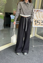 Load image into Gallery viewer, 【银线序曲】独家定制 Silver Line Cropped Shirt 黑白线条短版衬衫（TOP Only）
