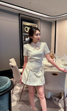 Load image into Gallery viewer, 【梅香迎春】 独家定制 Blooming Grace Jacquard Top 梅花绣织锦新中式上衣 (TOP Only)
