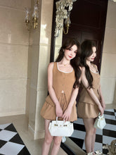 Load image into Gallery viewer, 【春日臻选】 独家定制 Spring Chic Tailored Vest 马甲上衣 (TOP Only)
