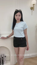 Load and play video in Gallery viewer, 【甜感日常】 独家定制 Sugar Soft Logo Cotton Tee 3D刺绣纯棉短版T恤（TOP Only）
