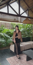 Load and play video in Gallery viewer, 【雅奢流金】 高定系列 Opulent Suede Contrast Jacket 拼接麂皮外套 (JACKET Only)

