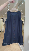 Load and play video in Gallery viewer, 【暮屿金线】独家定制 Golden Stitch Denim Dress 金杏车线A字洋装（DRESS Only）
