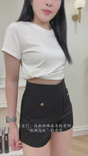 Load and play video in Gallery viewer, 【极简轻奢】独家定制 Classic Gold Button Tailored Shorts 金扣高腰西装短裤（SHORTS Only）
