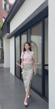 Load and play video in Gallery viewer, 【梅影春柔】高定系列 全家福套装 Plum Blossom Family Set 女装裙子(SKIRT Only)
