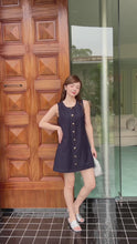 Load and play video in Gallery viewer, 【暮屿金线】独家定制 Golden Stitch Denim Dress 金杏车线A字洋装（DRESS Only）
