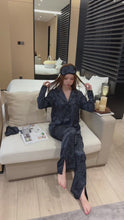 Load and play video in Gallery viewer, 【夜幕玫瑰】Night Bloom Jacquard Satin Pajama Set 提花缎面四件式睡衣套装（4-Piece Set）
