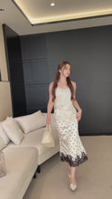 Load and play video in Gallery viewer, 【墨珠蕾影】高定系列 Noir Pearl Lace Mermaid Skirt 波点蕾丝鱼尾半裙（SKIRT Only）
