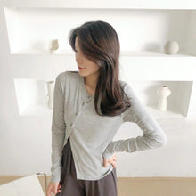 Load image into Gallery viewer, SURPLICE LONG SLEEVE TOP
