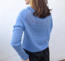 Load image into Gallery viewer, LIGHTWEIGHT LONG SLEEVE SWEATER
