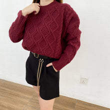 Load image into Gallery viewer, TWIST THICK KNIT SWEATER
